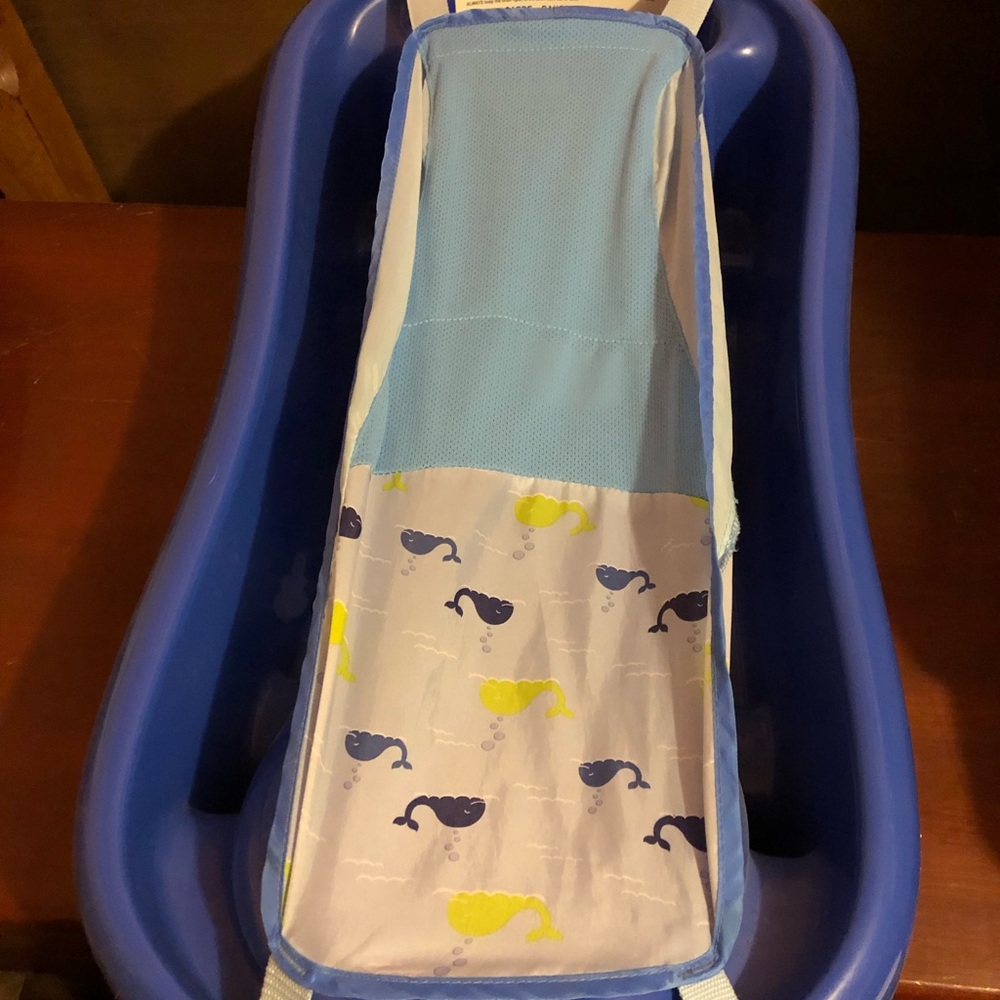 Baby bath tub